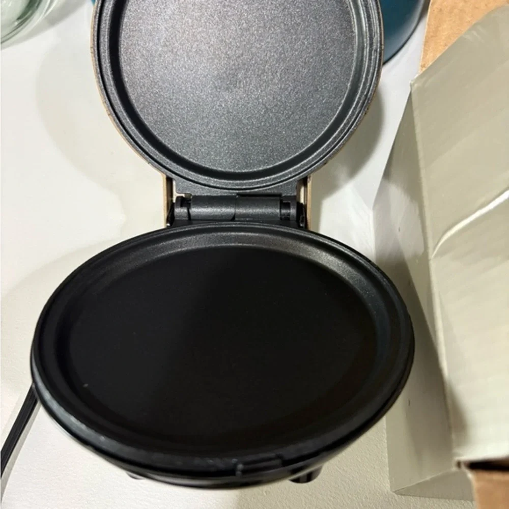 YES CHEF Personal Mini Electric Griddle 350W 120V Nonstick Surface Pancake Maker